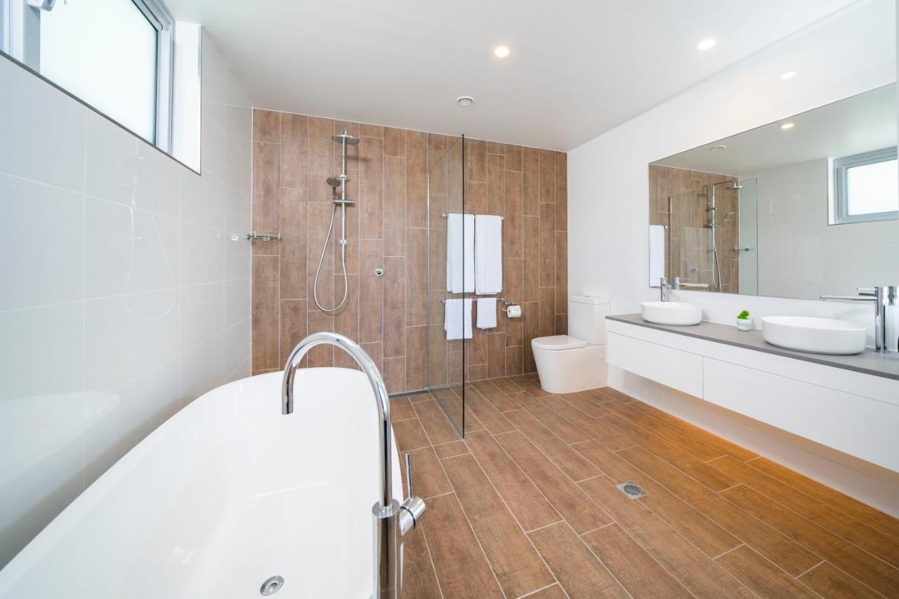 Harbour Cove Hotel Airlie Beach Bagian luar foto