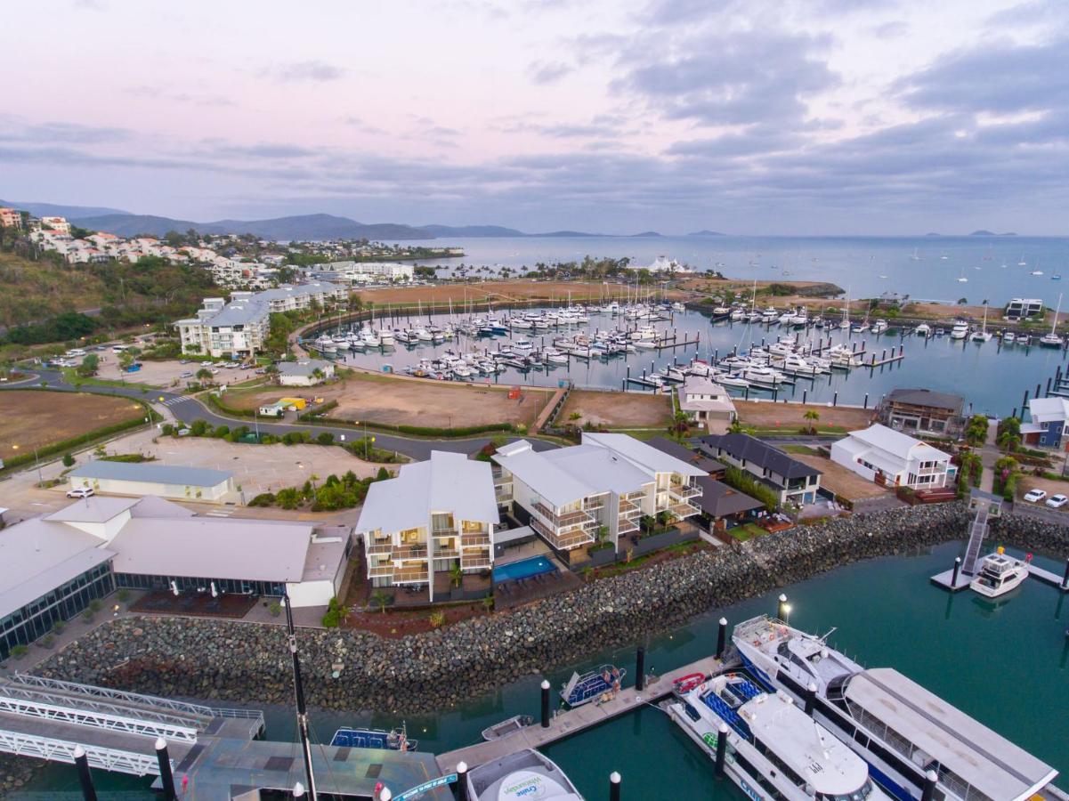 Harbour Cove Hotel Airlie Beach Bagian luar foto