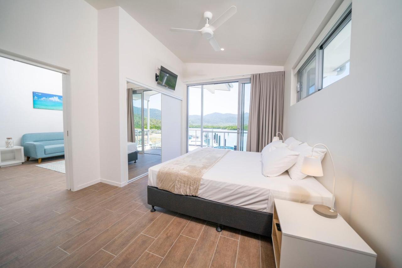 Harbour Cove Hotel Airlie Beach Bagian luar foto