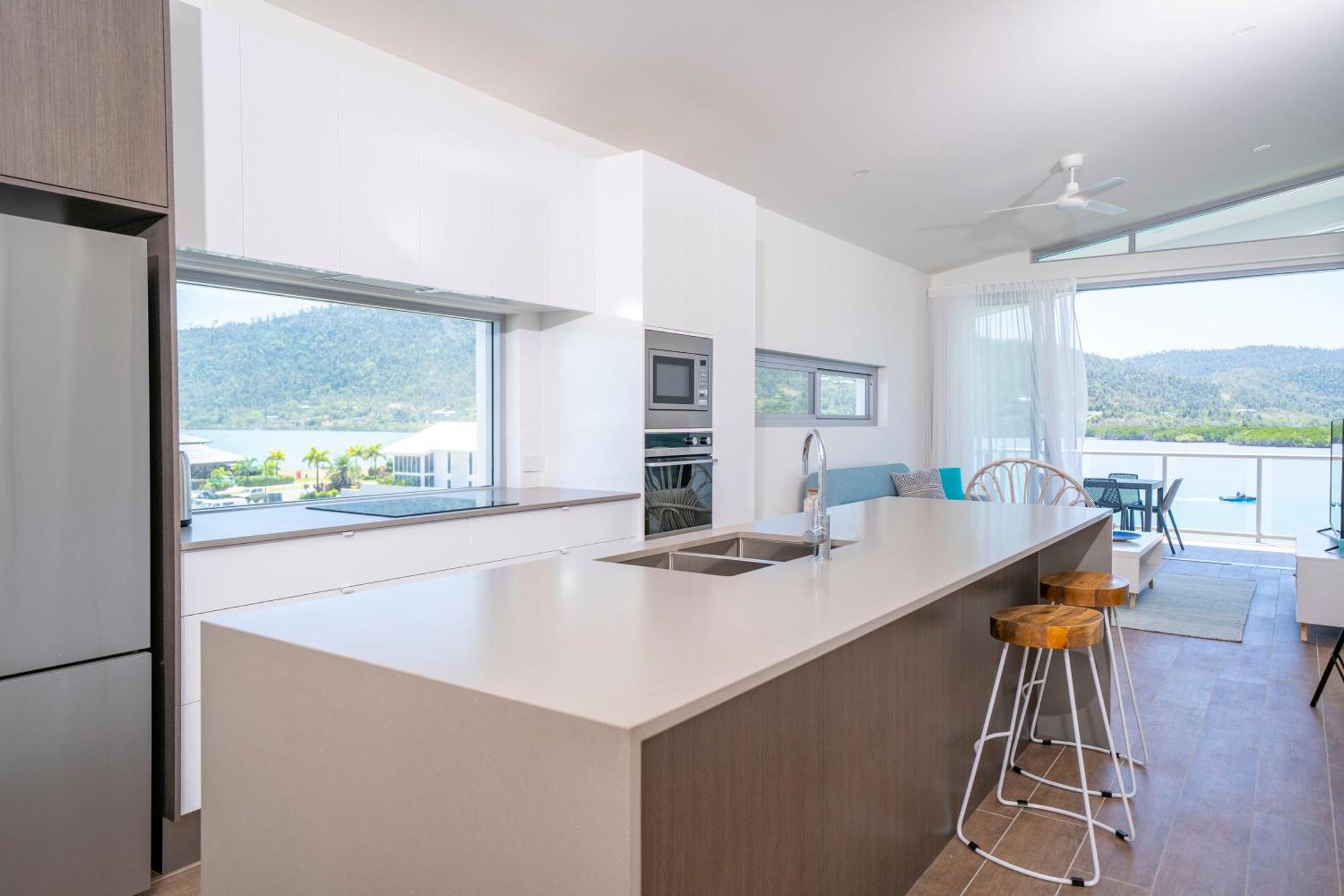 Harbour Cove Hotel Airlie Beach Bagian luar foto